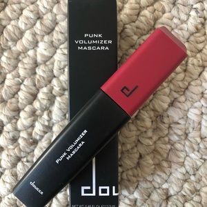 Doucce Punk Volumizer Mascara